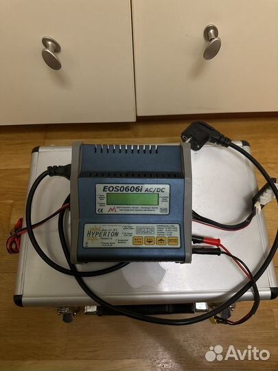 Зарядка универсальная Hyperion EOS0606i acdc