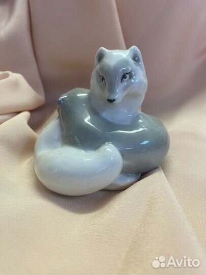 Статуэтка фарфор Два соболя