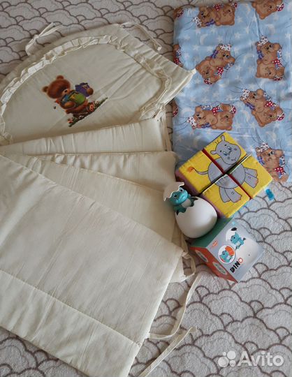 Бортики, подушка, игрушки