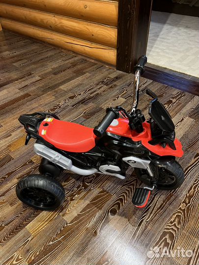 Детский трехколесный велосипед BMW