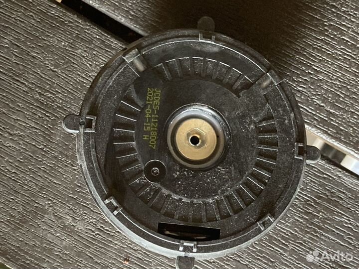 Моторчик зеркала geely atlas