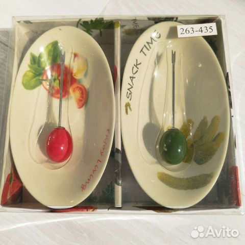 Новый набор столовой посуды для сервировки