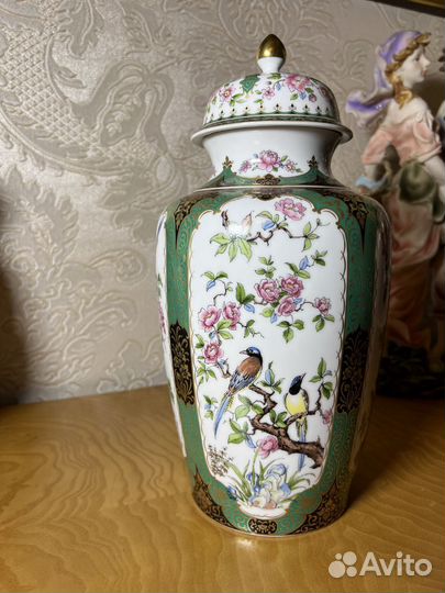 Фарфоровые вазы