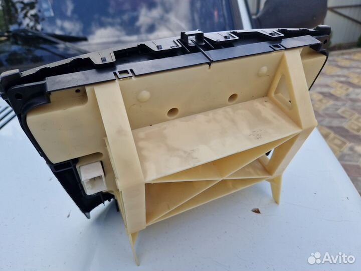 Мультимедиа lexus is250