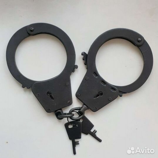 Чёрные наручники,конвойные