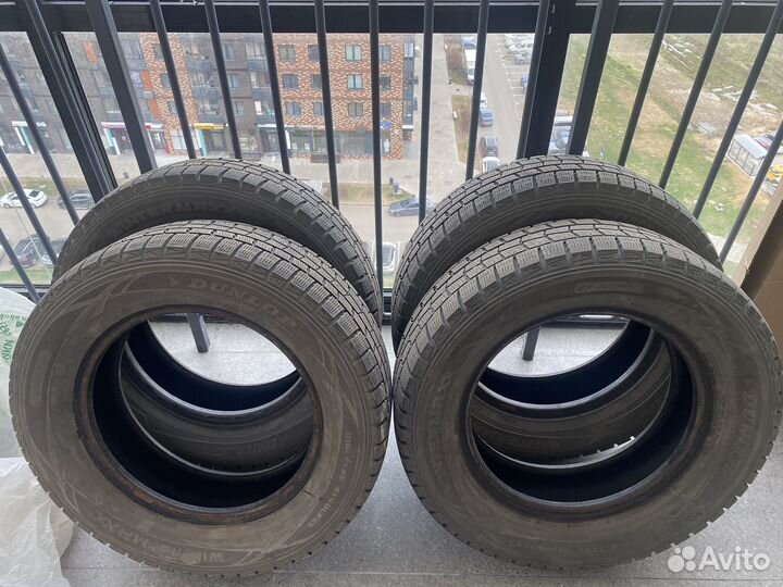 Dunlop Winter Maxx WM01 215/65 R16 98T