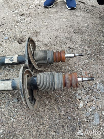 Амортизаторы передние на бмв е36 95 г