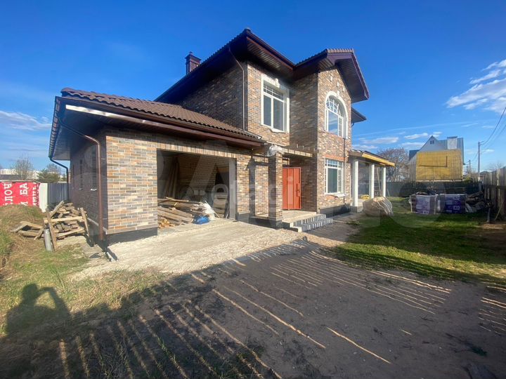 Дом 280 м² на участке 8 сот.