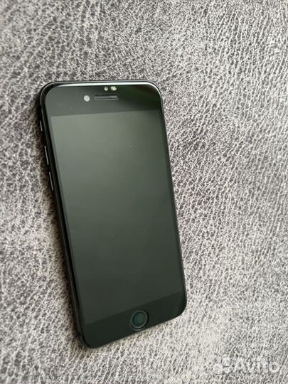 Телефон iPhone 8 64 gb