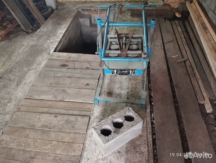 Станок для изготовления блоков