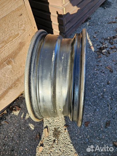 Штампованные диски r15