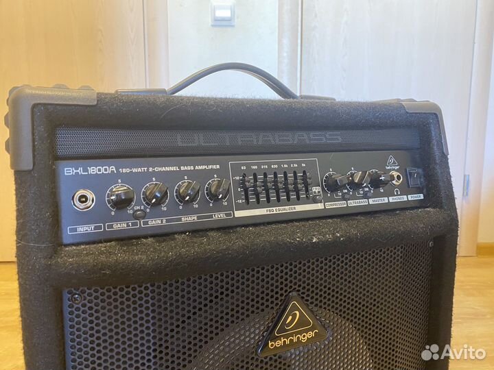 Комбоусилитель для бас гитары behringer BXL1800A