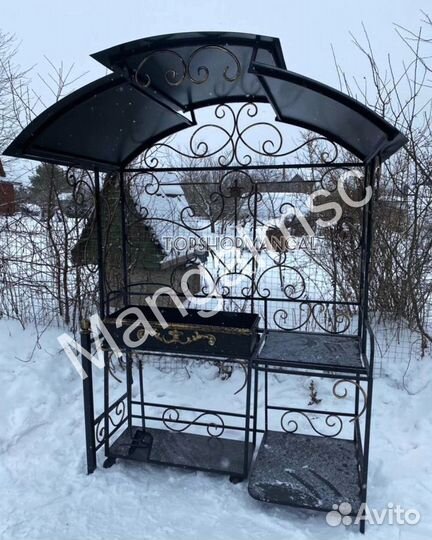 Мангал с крышей