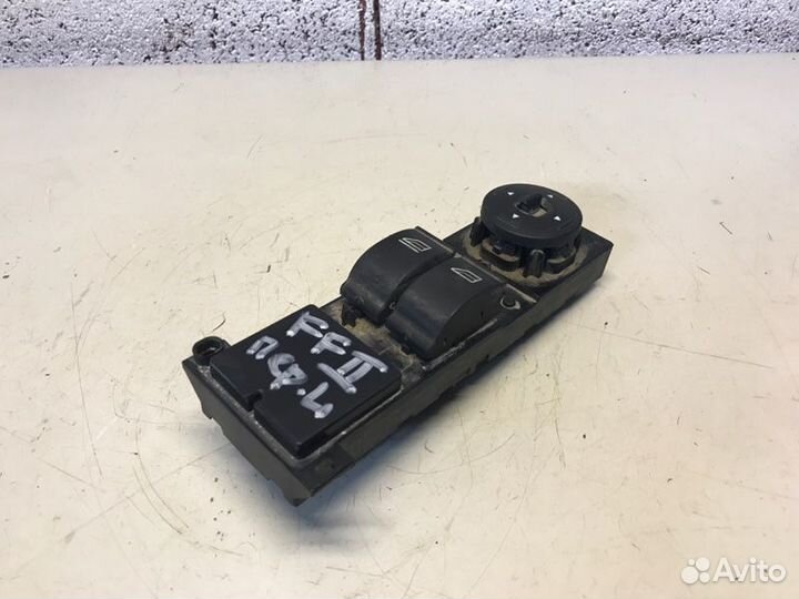 Блок управления стеклоподъемниками Ford Focus 2