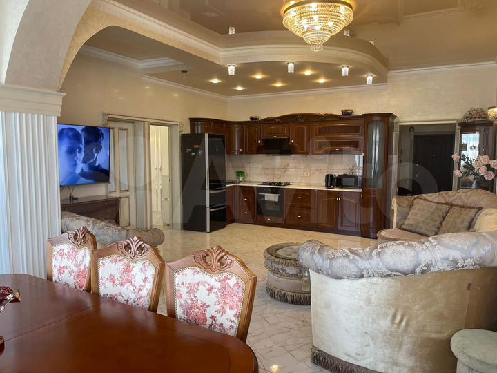 3-к. квартира, 83 м², 5/5 эт.