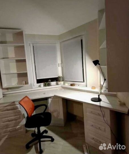 Рабочая зона у окна