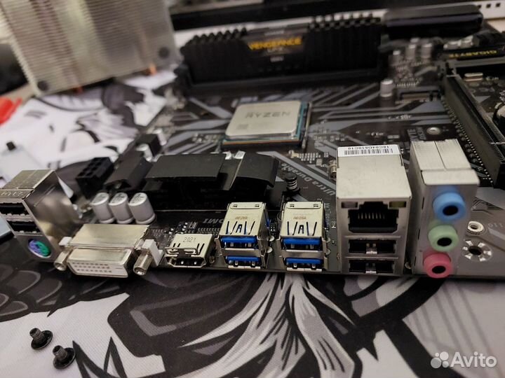 Материнская плата