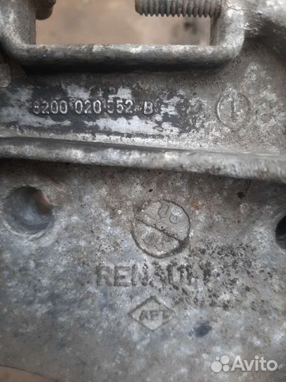 Кронштейн генератора Renault Kangoo1.4 k7j