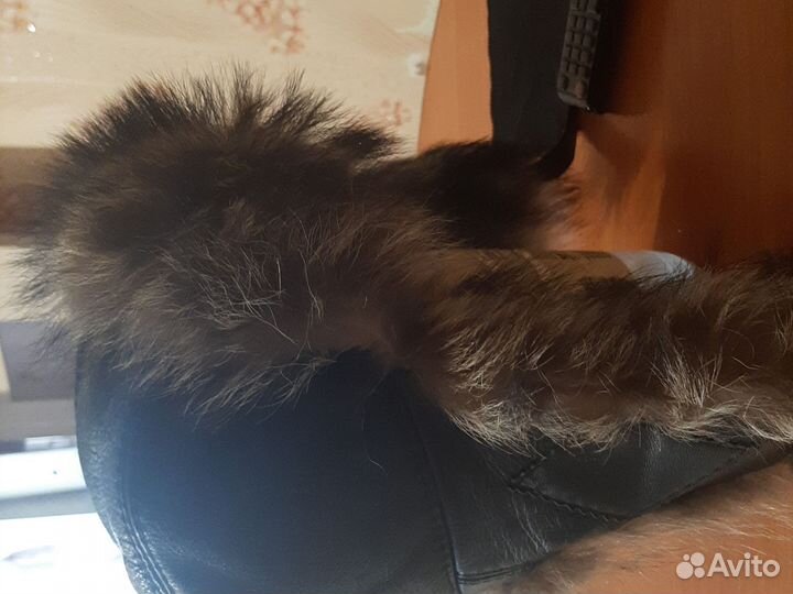 Шапка мужская из енота и кожа