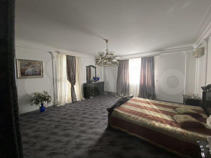 Дом 250 м² на участке 5 сот.