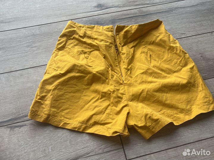 Шорты немного бу дефект
