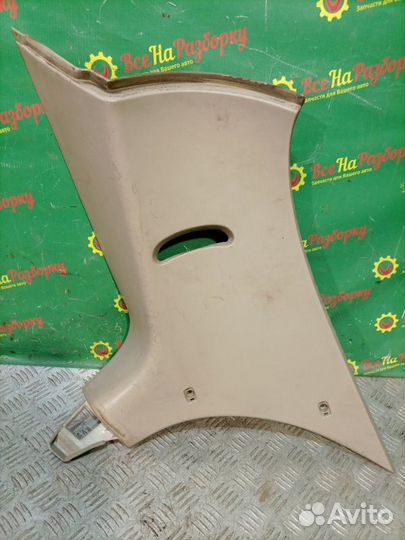 Накладка задней стойки правая Chrysler Pacifica