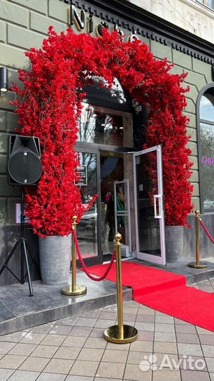 Ковровая дорожка красная