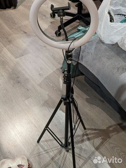 Кольцевая лампа со штативом