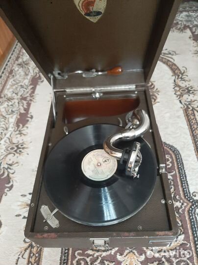 Патефон Ордена Ленина завода 