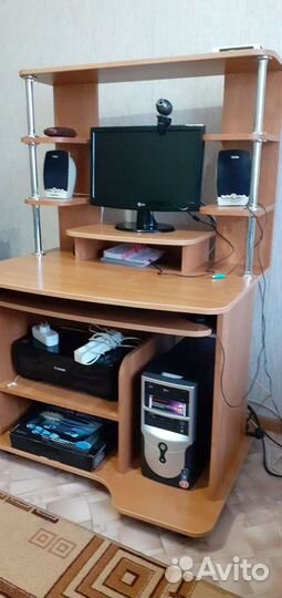 Компьютерный стол