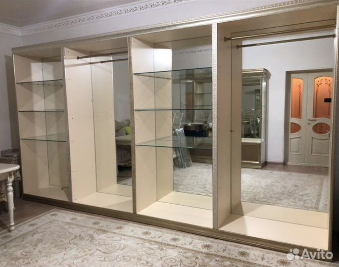 Продам мебель, витрину