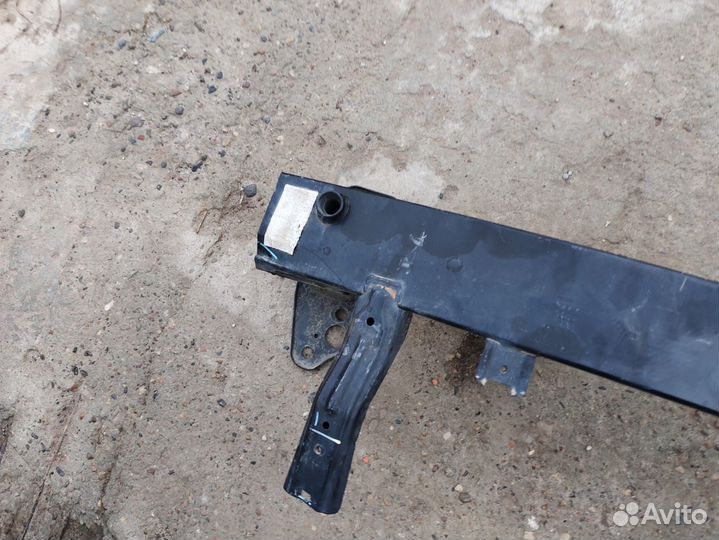 Усилитель переднего бампера Hyundai Solaris 2