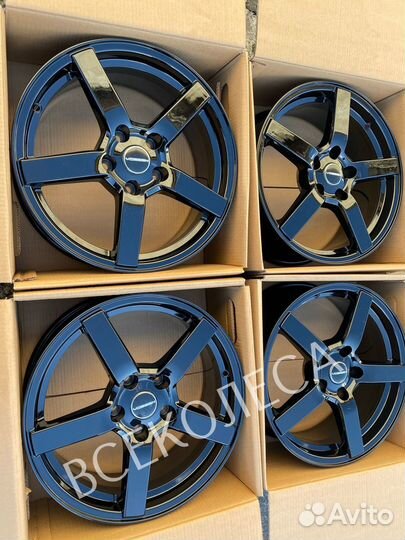 Vossen cv3 r16 5-114,3 черный глянец новые диски