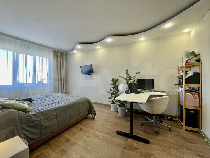 4-к. квартира, 81 м², 9/10 эт.