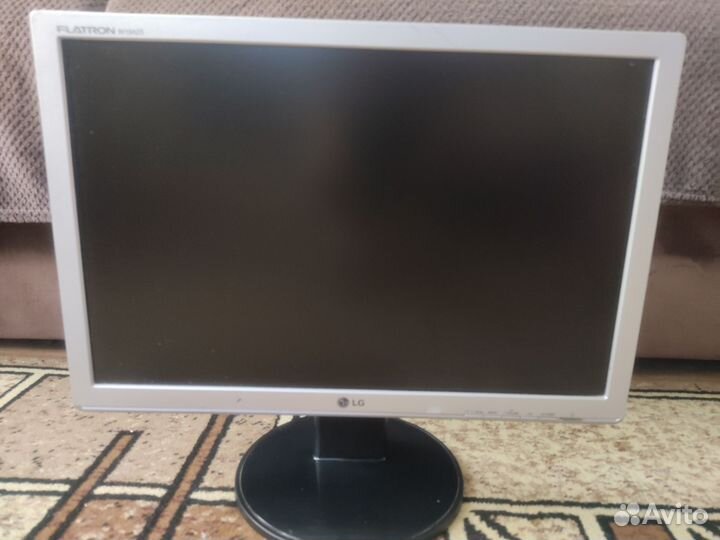 Монитор LG flatron W 1942S