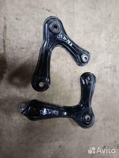 Кронштейн балки передний Toyota Rav4 30 2006-2012