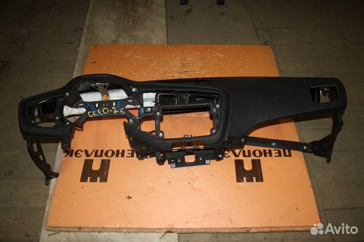 Торпедо с подушкой KIA ceed II 2012-2018