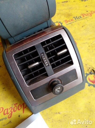 Дефлектор воздуховода Audi A6 C5 2.4 1999