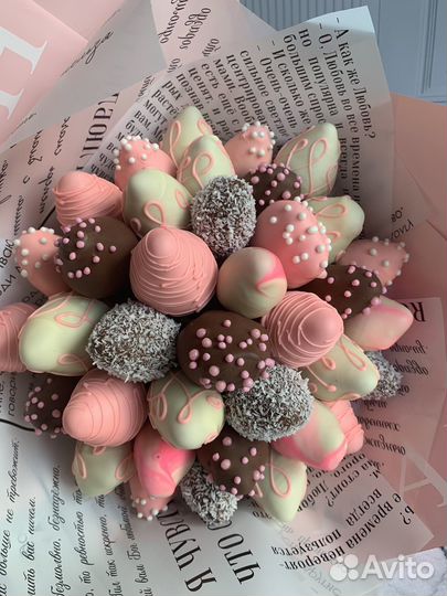 Букеты и наборы из клубники