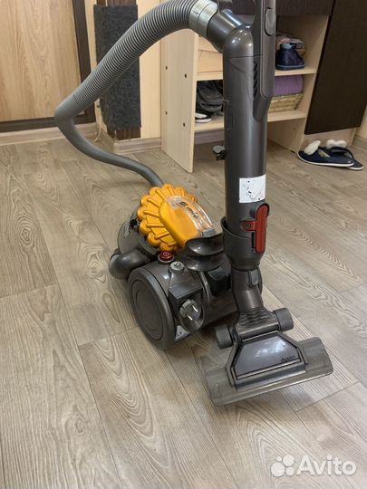 Пылесос Dyson DC22