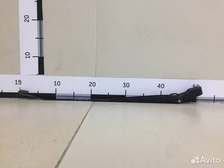 Поводок стеклоочистителя передний правый Renault L