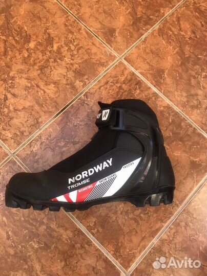 Лыжные ботинки