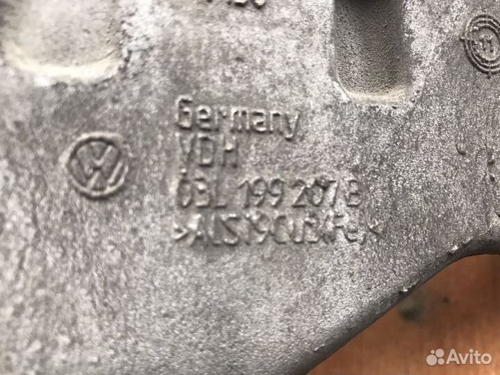 Опора кронштейн двс кпп фольксваген т5 GP 2,0