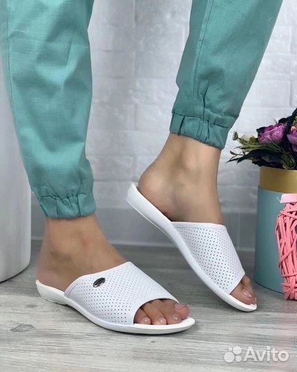 Женские тапочки