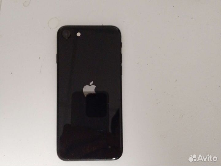 Телефон iPhone se 2020