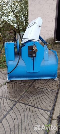 Роторный снегоуборщик в отличном состоянии
