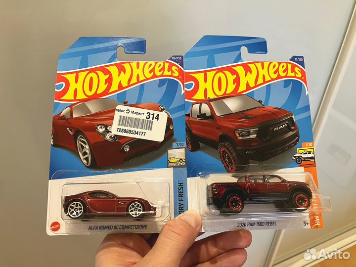 Hot Wheels Alfa Romeo 8C и 2020 Ram 1500 Rebel