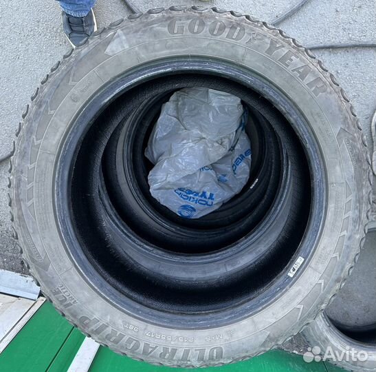 Goodyear Ultragrip Ice Arctic 215/55 R17