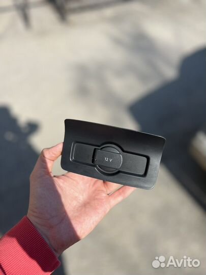 Прикуриватель задних сидений Skoda Kodiak