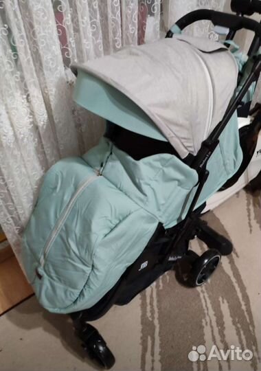 Прогулочная коляска новая